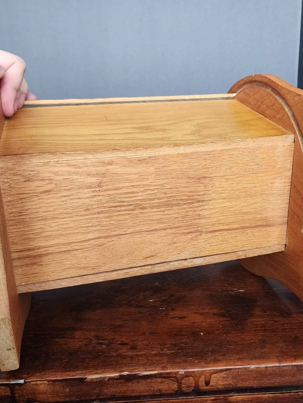 Vintage 40s Wood Roll Top Sewing Box Free Standing Slatted Tambour Door 11x9x11